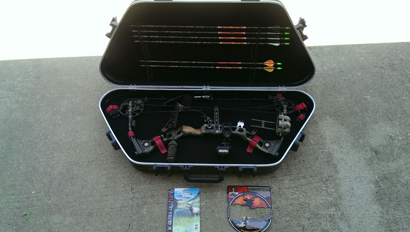 Mathews Switchback XT Compound Bow 70# 28" RH