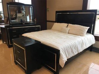 BRAND NEW COMPLETE BEDROOM SET