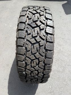 (1) 285/70R17 Toyo R/T