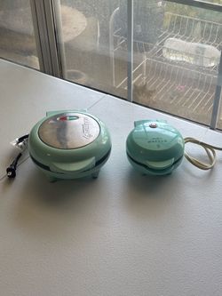 Nostalgia Mini Waffle maker & Holstein Omelette maker