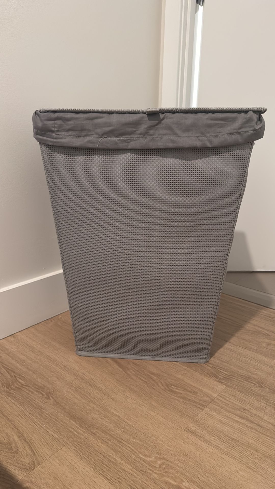Laundry Hamper with Lid