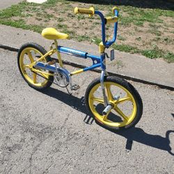 BMX BIKE