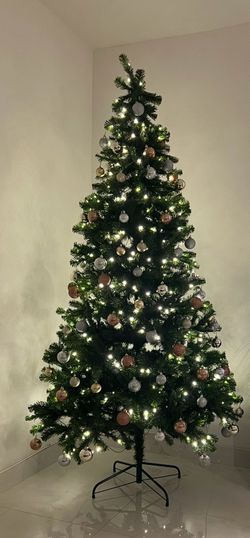 7.5 Christmas Tree Prelit