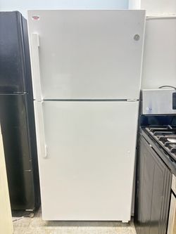 GE Refrigerator 28 inches