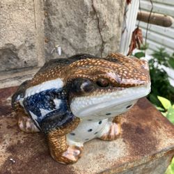Antique Large Japanese ceramic hand painted Toad, Hirado style.