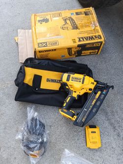 Exclusive

DEWALT
20V MAX XR 16-Gauge Electric Cordless Angled Finishing Nailer Kit