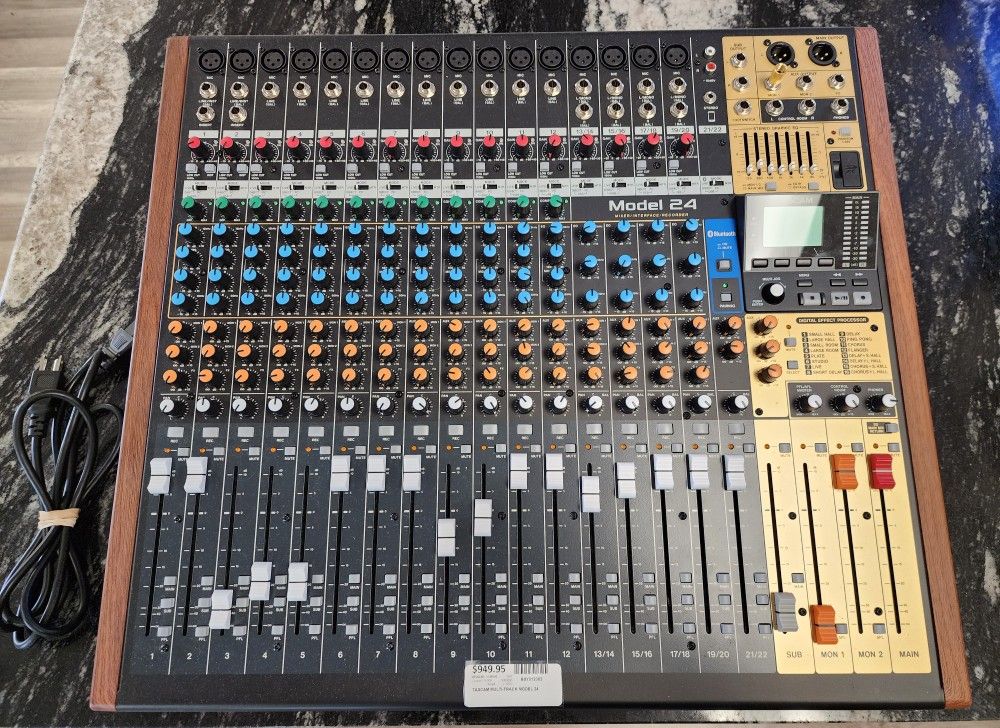 TASCAM MULTI-TRACK MODEL 24