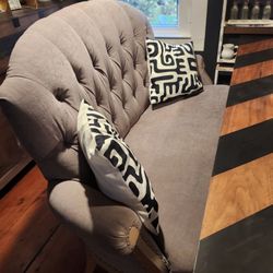 Settee Couch And Table