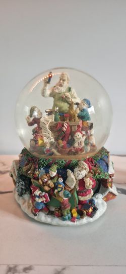 Christmas Snow Globe