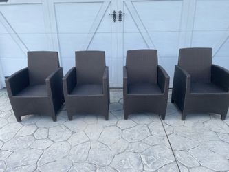 Janus et cie patio chairs