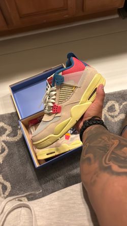 Used Union Jordan 4 “ guava”