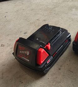 (1) ONE Milwaukee m18 1.5ah power tool battery