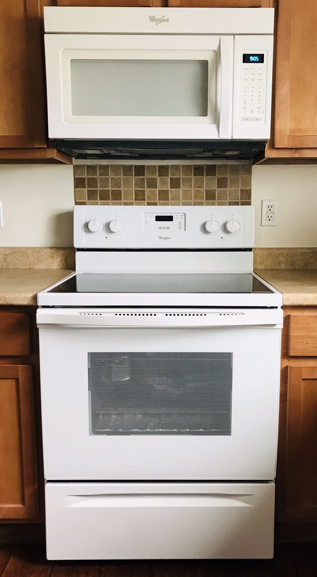 Kitchen appliances full set (Whirlpool)
