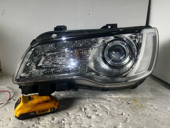 2020 Chrysler 300 headlights LH