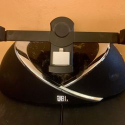 JBL OnBeat Innovative Loudspeaker Dock for iPod / iPad W/ Adapter Works Great