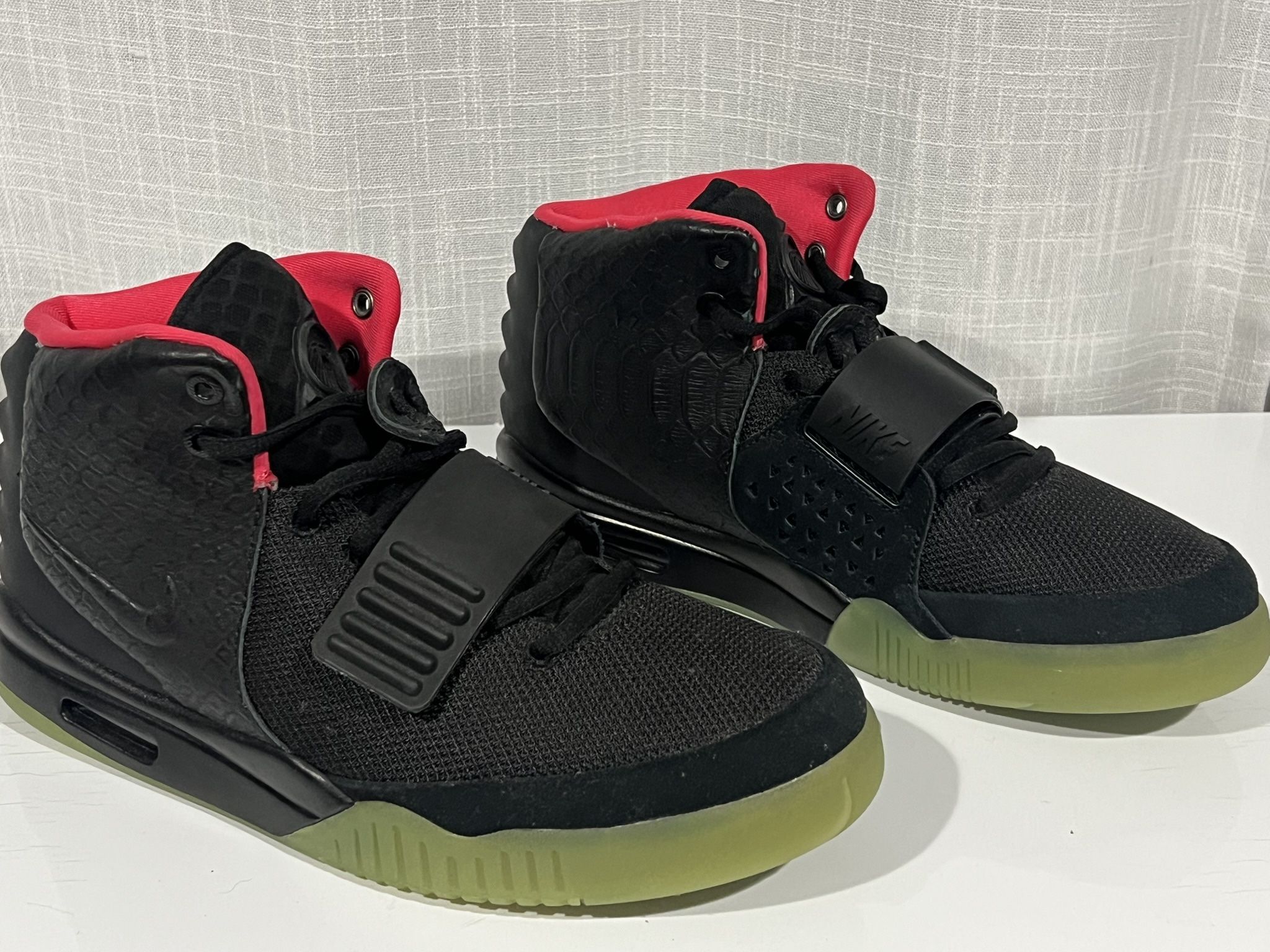 Nike Air Yeezy 2 Solar Red (NEW) Men Size 10