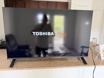 Toshiba 43" LED 4K LCD TV Model 43C350NU