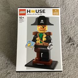 Lego House A Minifigure Tribute 40504