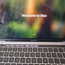 2022 M2 Apple MacBook Pro 13" 8gb 250 Gb