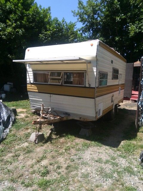 1975 Travel Trailer 14 Ft