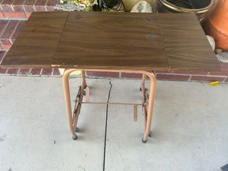 Adjustable table