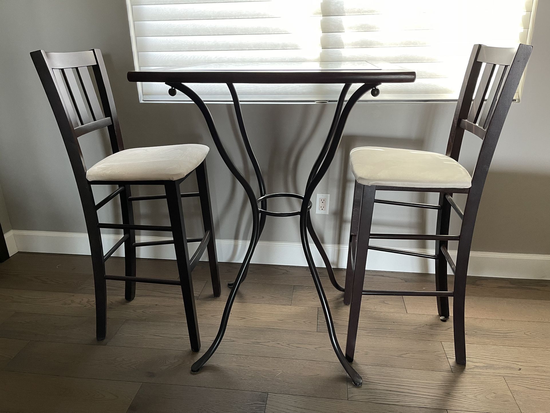 Bistro Table & 2 Chairs