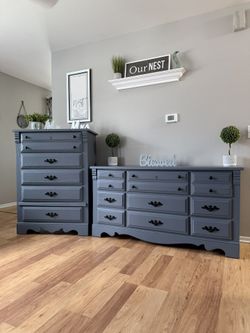 ✨🩶 Beautiful Solid Dresser Set Of 2🩶✨