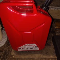 5 Gallon Metal Gas Can 