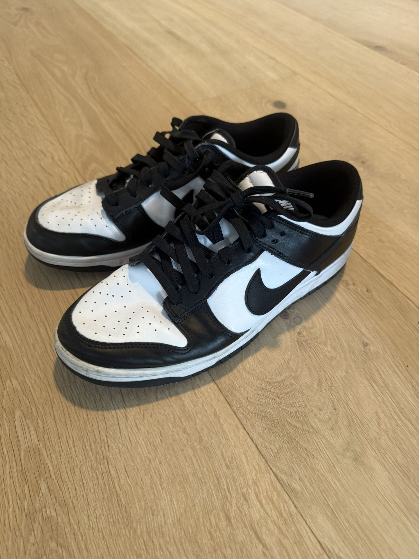 Nike Dunk Low Black White