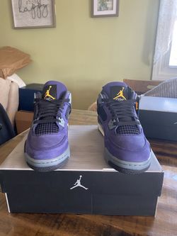 AIR JORDAN 4 RETRO LAKERS GRADESCHOOL SIZE 5.5y