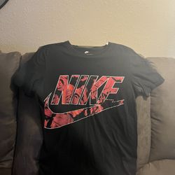 Men’s Nike T-Shirt Small