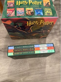 Harry Potter Paperback Box Set (Books 1-7) Hogwarts Library