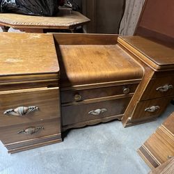 Bedroom Women’s Dresser/ Makeup Table