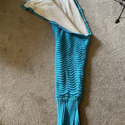 Catalonia Mermaid Tail Sherpa Blanket