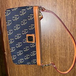 Dooney & Bourke Wristlet 