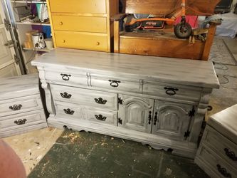 Dresser and 2 nightstands