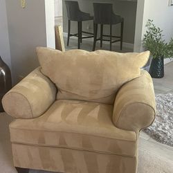 Oversized Comfy Chair In Gold 
