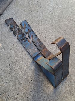 18 Roofing Jacks, Pitch Forks, Cables