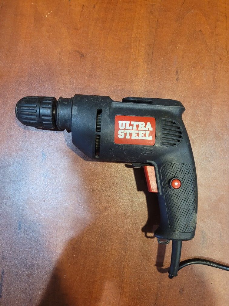 Ultra Steel 3/8" Reversible Drill
Lot tool for construction and carpentry