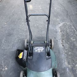 Very Good Condition Black Decker Lawn Mower