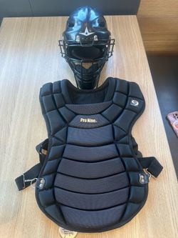Vendo pechera y careta de catcher $50