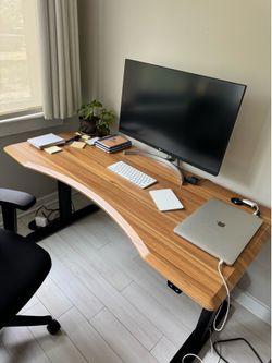 Standing desk