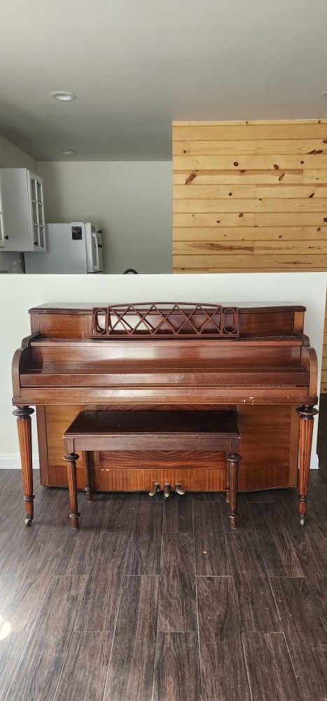 Gulbransen Piano