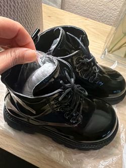Botas  niña size 12 toddler  new nuevas