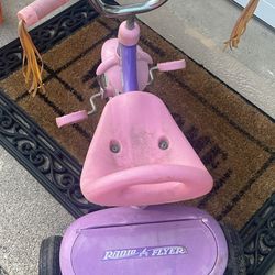 Radio Flyer Pink Rider Trike, Outdoor Tricycle for Toddlers Age 3-5