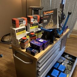Reloading Bench And Accessories 
