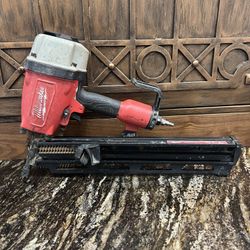 Milwaukee 7200-20 3-1/2 inch Full Round Head Framing Nail Gun,Milwaukee,Milwaukee Framing Nail Gun,framing Nail Gun,nail Gun,pistola De Framing 