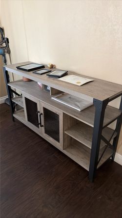 Tv console
