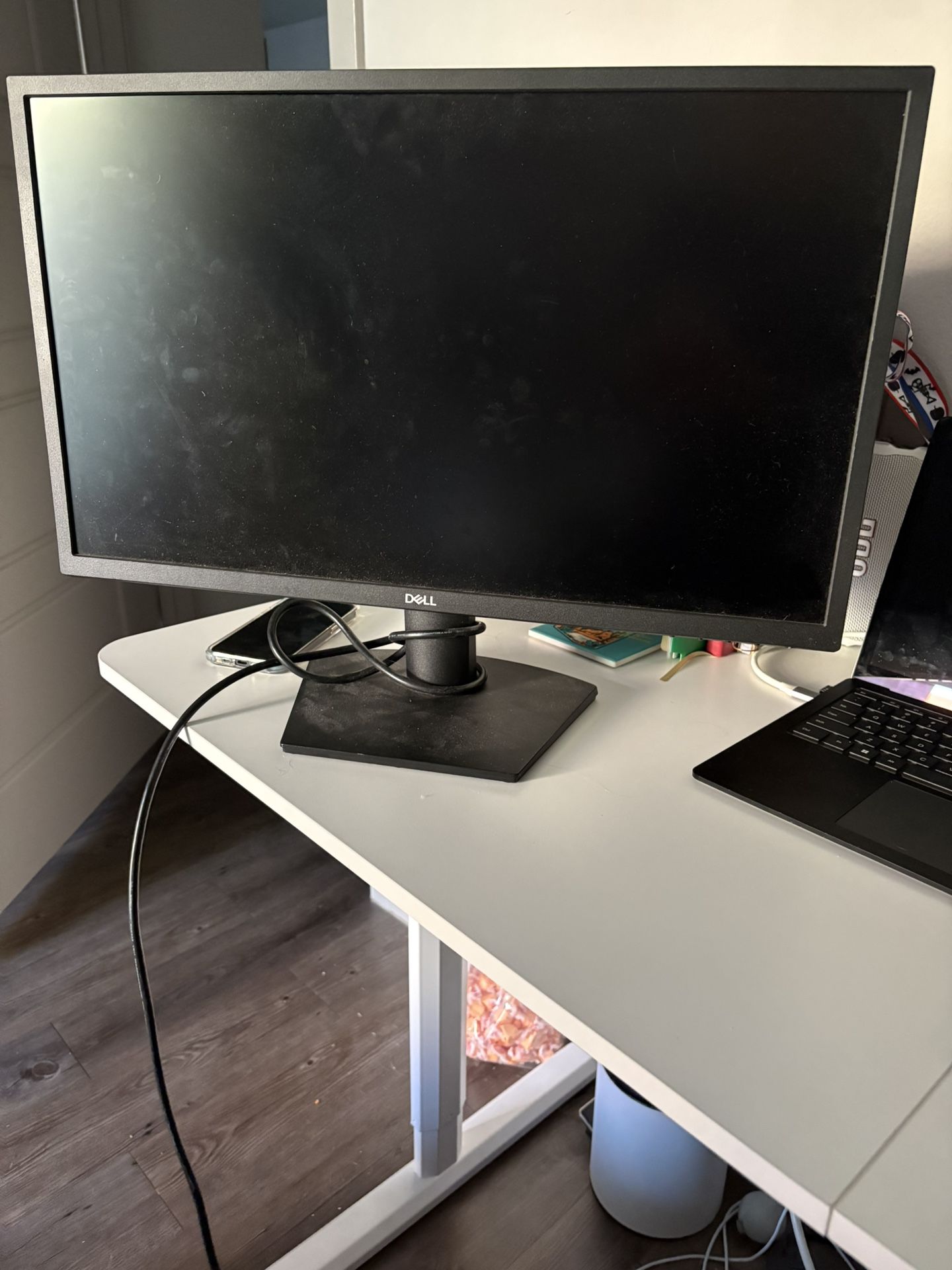 24 In Computer Monitor
