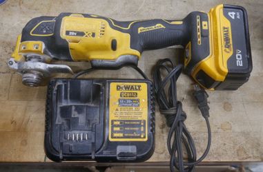 DEWALT MULTI TOOL DCS356 WTH 4AH BATTERY & DCB112 CHARGER PRE OWNED F(contact info removed)7